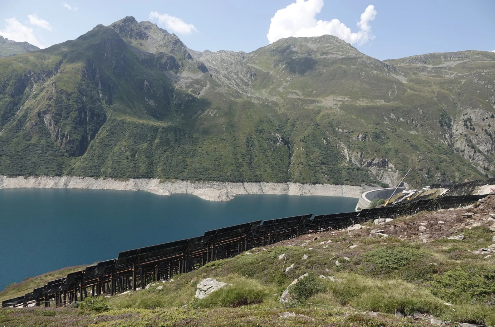 Blick auf den Lai da Nalps von weiter oben.