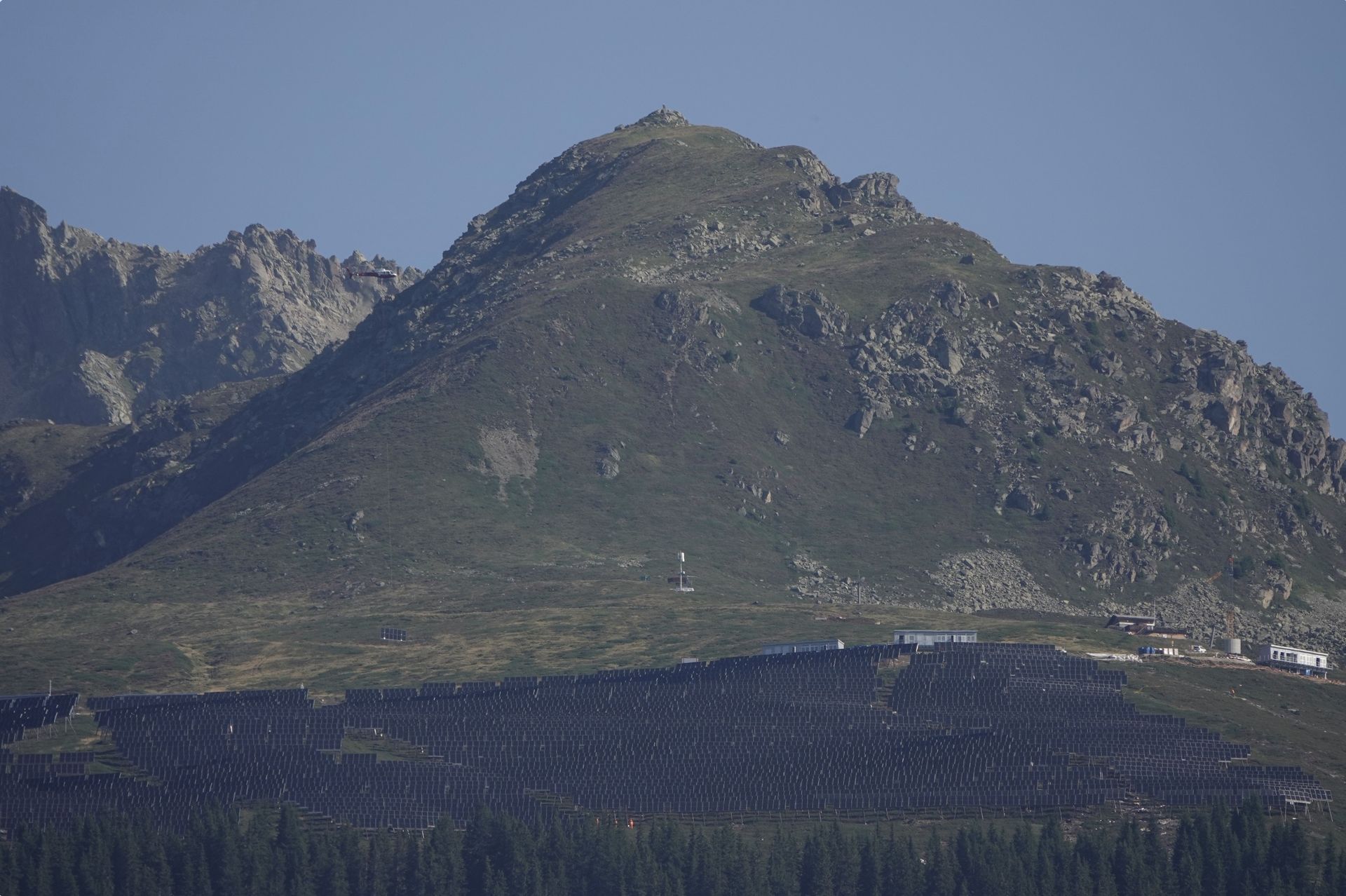 Saaser Alp und die alpine Solaranlage Madrisa Solar