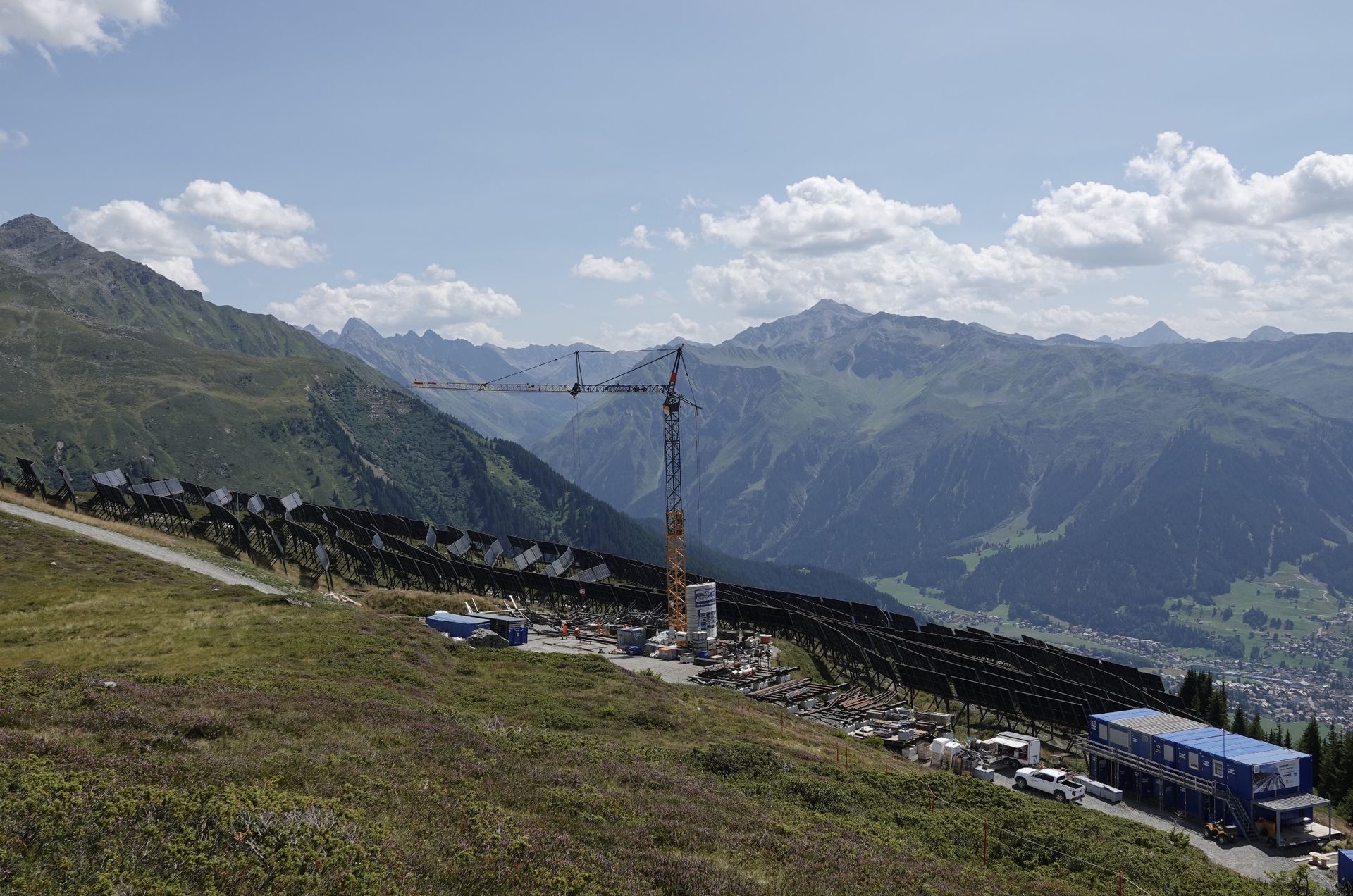 Ein letzter Blick zurück zur hochalpinen Baustelle